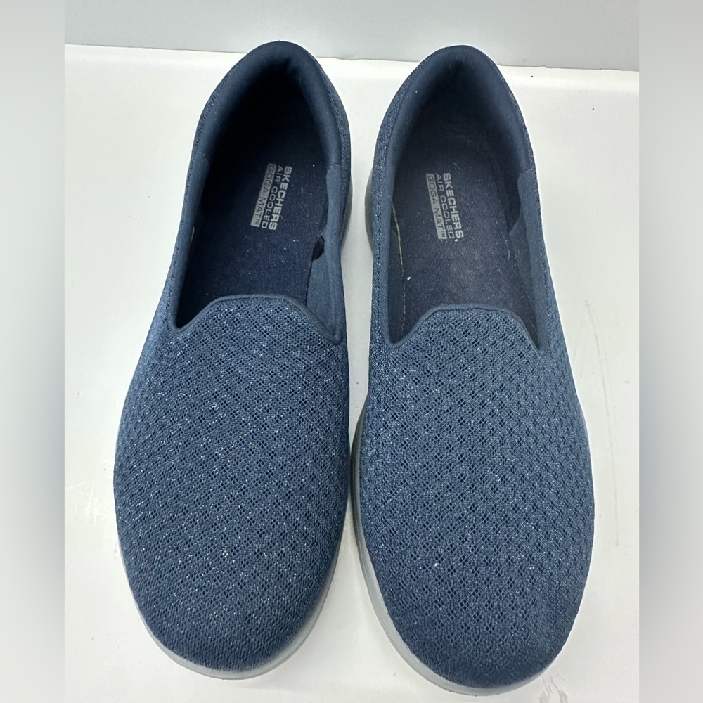 SKECHERS Navy Mesh Air Cooled Goga Mat Loafer - size 8